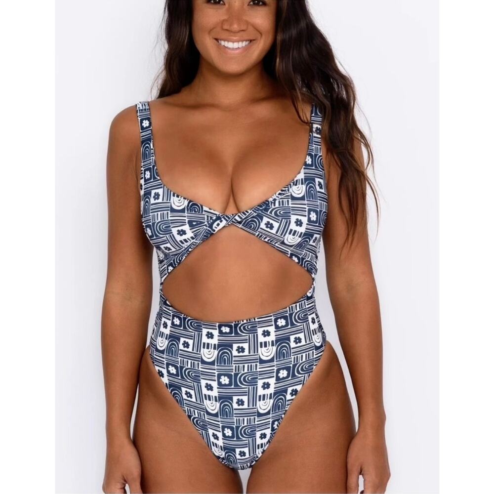 Skatie• ‘Chloe’ One Piece In KILAUEA - Picture 3 of 12